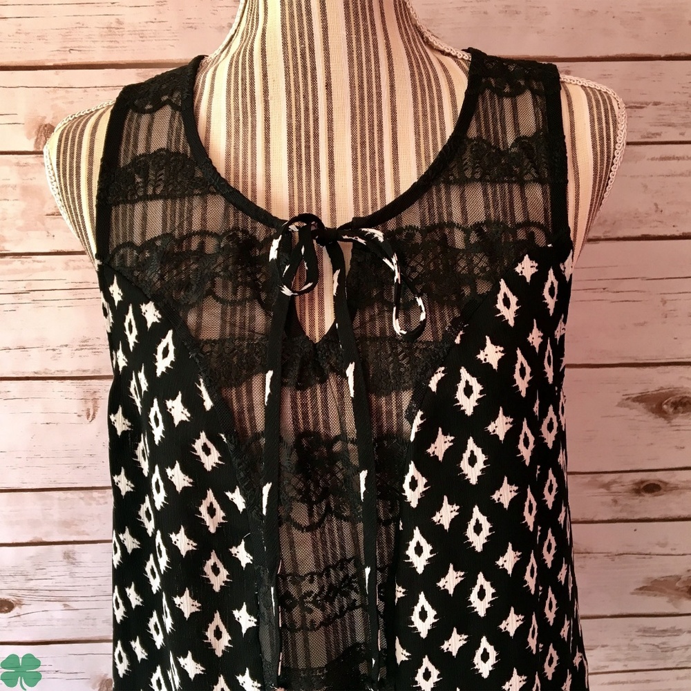 NWT Lily Rose Sleeveless Top Size Large - Picture 3 of 10